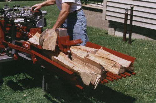 Table Grate on a firewood log splitter